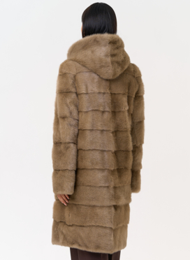 Шуба из норки бежевого цвета