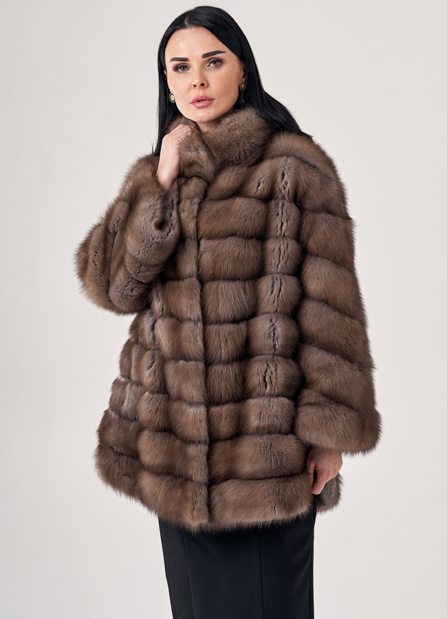 Шуба из куницы с воротником стойка модель № 23878 меха малина