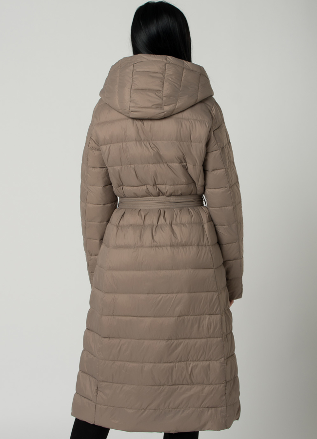Пальто женское приталенное бежевого цвета модель № 22328 в рассрочку