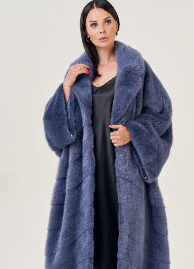Норковая шуба оверсайз в голубом цвете  модель № 23109 универмаг малина