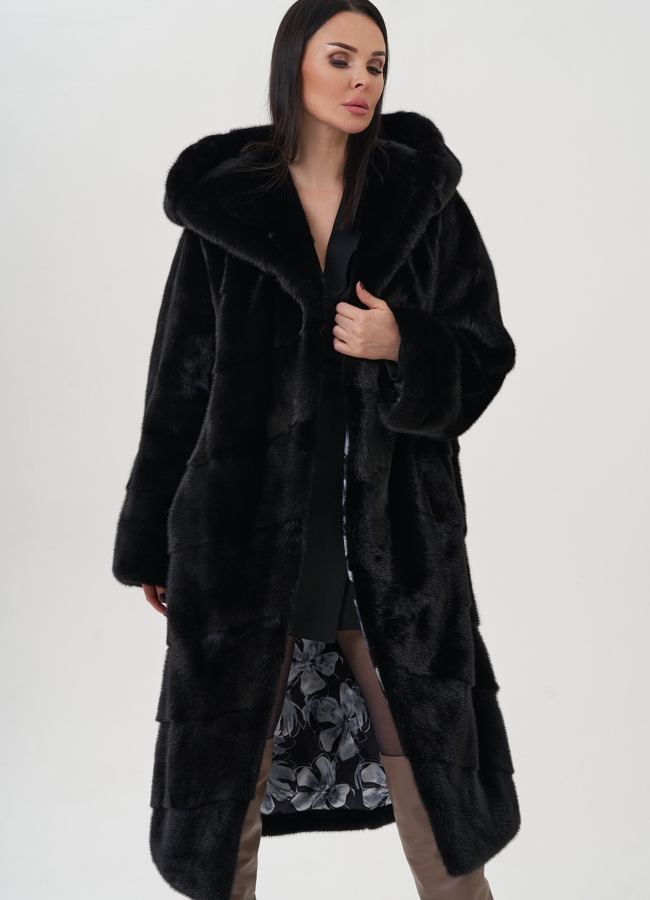 Шуба из норки с капюшоном  модель № 26052 универмаг малина