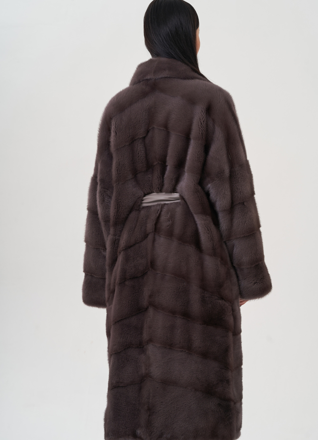 Шуба из норки с английским воротником  модель № 24951 универмаг малина