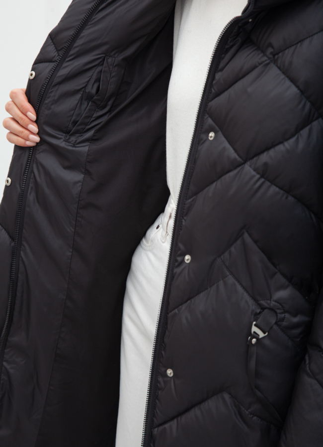 Пуховик женский в черном цвете модель № 21050 в рассрочку