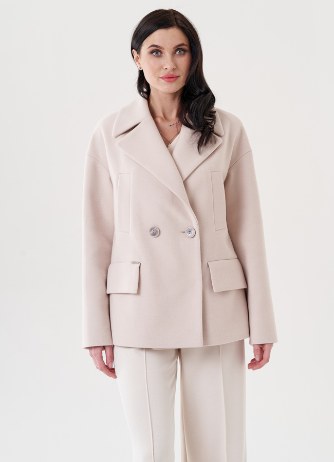 Укороченное женское пальто с английским воротником  модель № 24410 в кредит