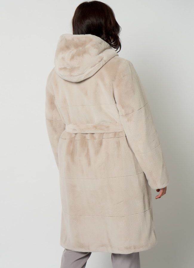 Двухстороннее полупальто из эко меха с капюшоном модель № 19010 в кредит