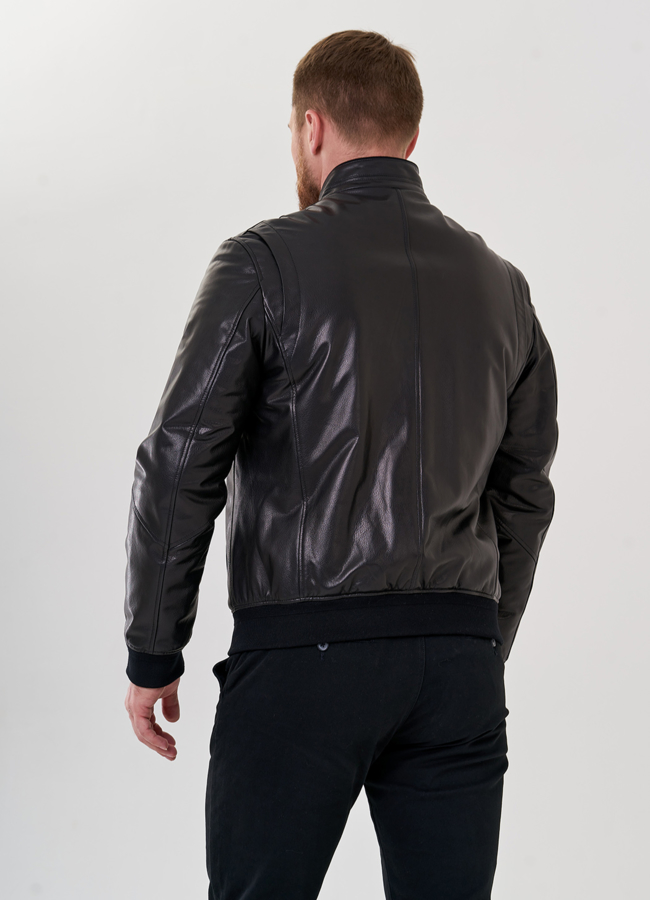 Куртка мужская черного цвета из натуральной кожи модель № 22305 в кредит