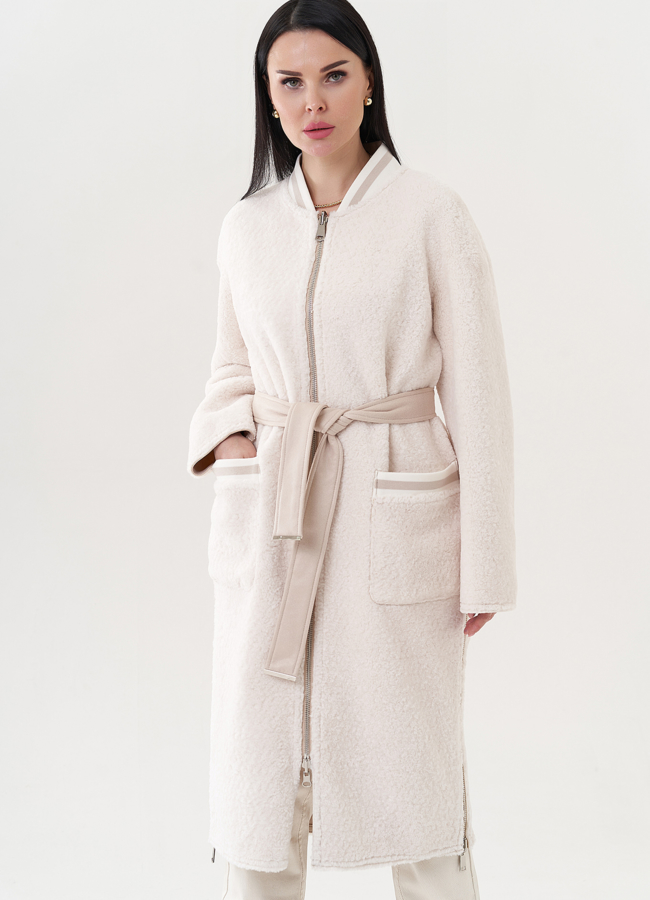 фото Светлая двухсторонняя эко дубленка 