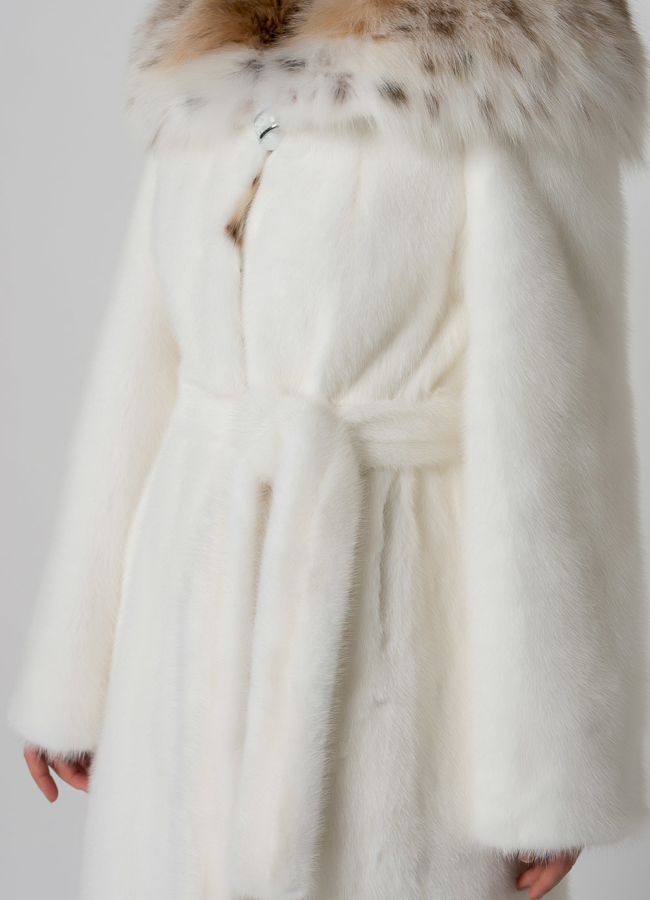 Белая норковая шуба с рысью модель № 1402 в рассрочку
