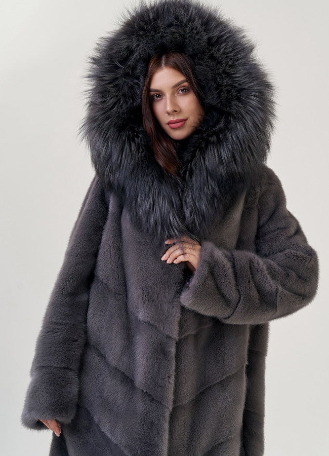 Шуба из норки с капюшоном из чернобурки модель № 77908 универмаг малина