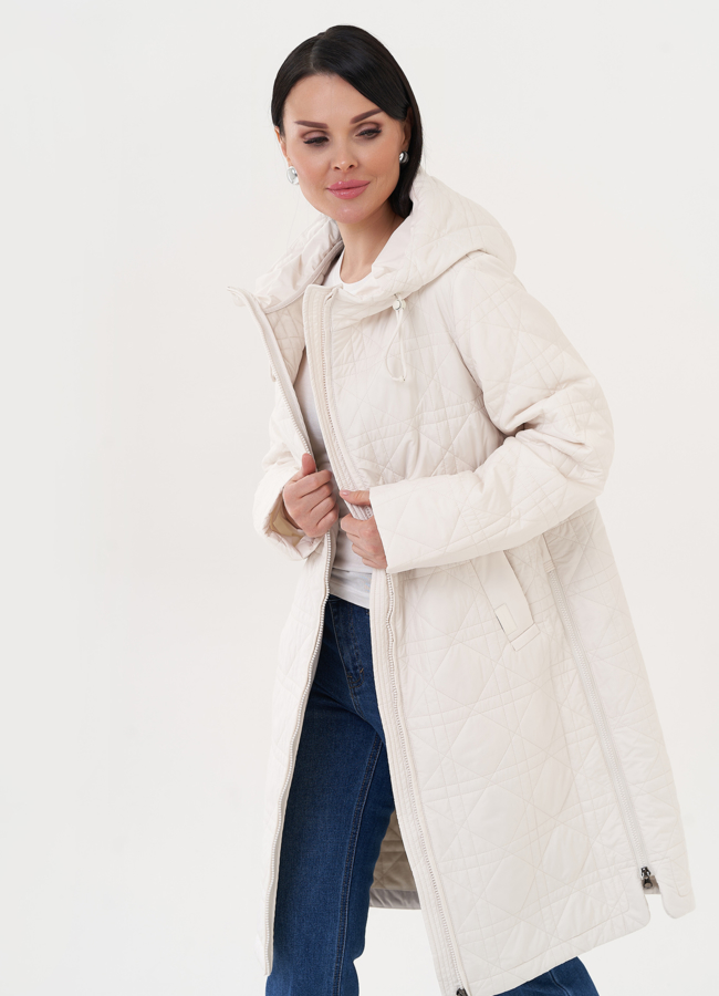 Светлое стеганое пальто с капюшоном модель № 27008 универмаг малина
