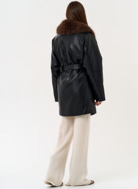 Женская утепленная куртка из эко кожи с воротником из эко меха Женская утепленная куртка из эко кожи с воротником из эко меха