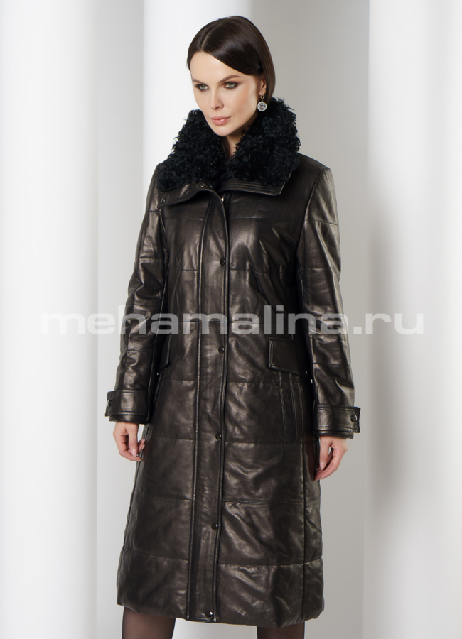 Приталенный кожаный пуховик на молнии с воротником модель № 916 меха малина