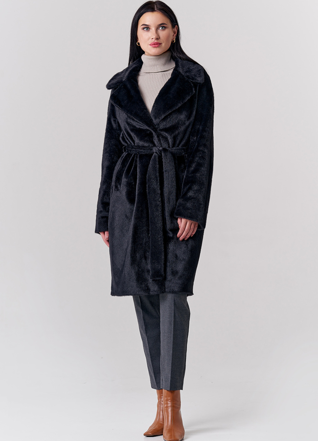 Шуба из экомеха черного цвета с английским воротником модель № 21874 в кредит