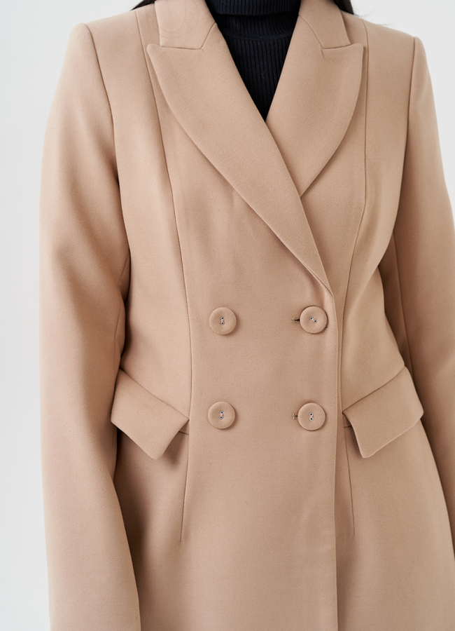 Женское пальто в бежевом цвете модель № 23967 в рассрочку