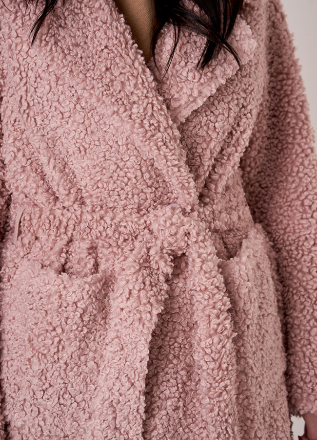 Шуба на поясе с накладными карманами модель № 8232 в рассрочку