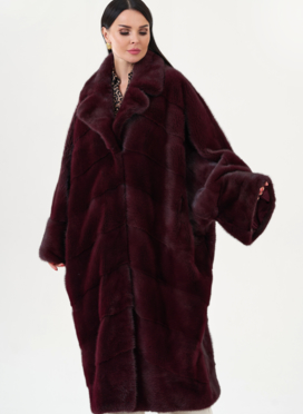 Шуба из меха норки бордового цвета