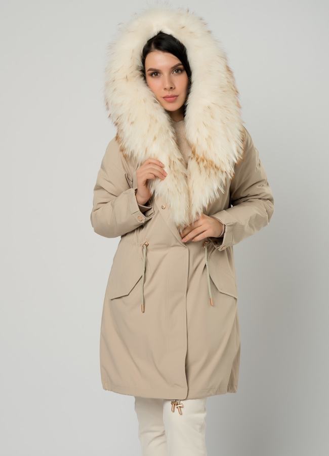 Светлая парка с мехом енота модель № 73381 меха малина