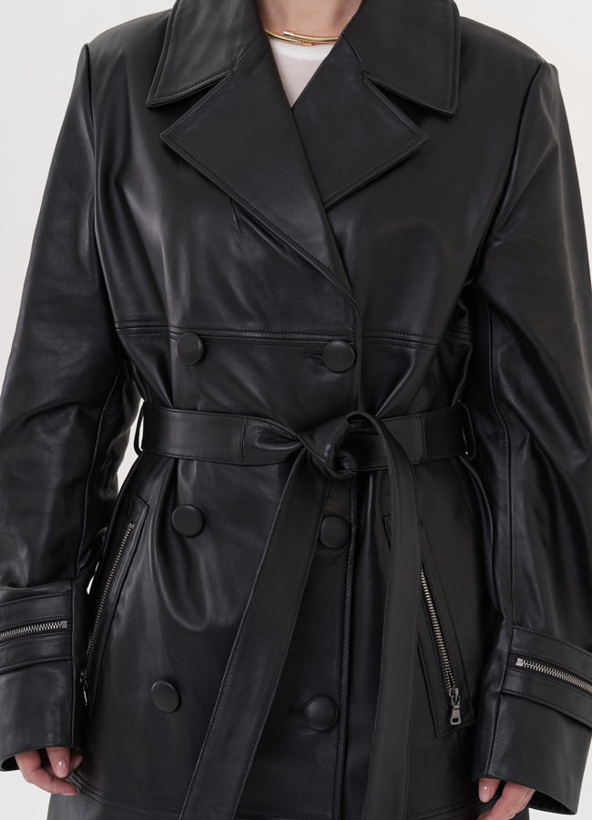 Плащ из натуральной кожи с английским воротником модель № 26953 универмаг малина