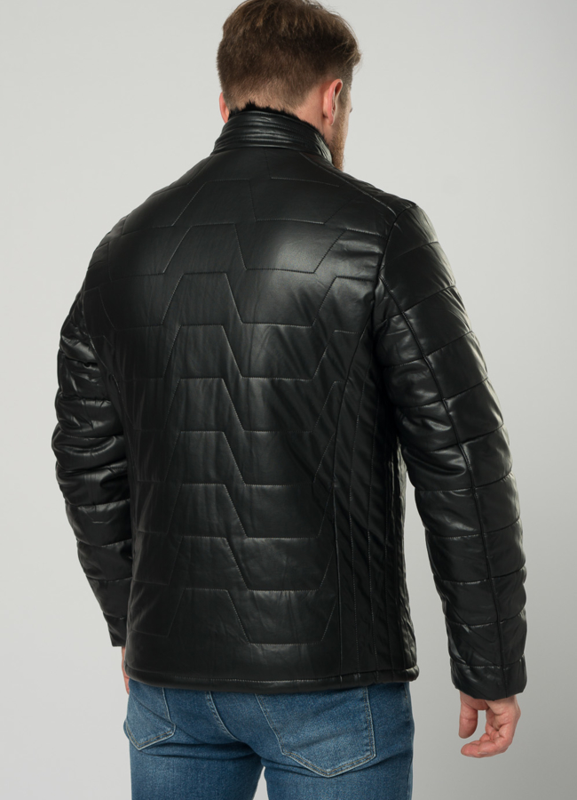 Мужской пуховик из эко кожи черного цвета модель № 21942 в кредит