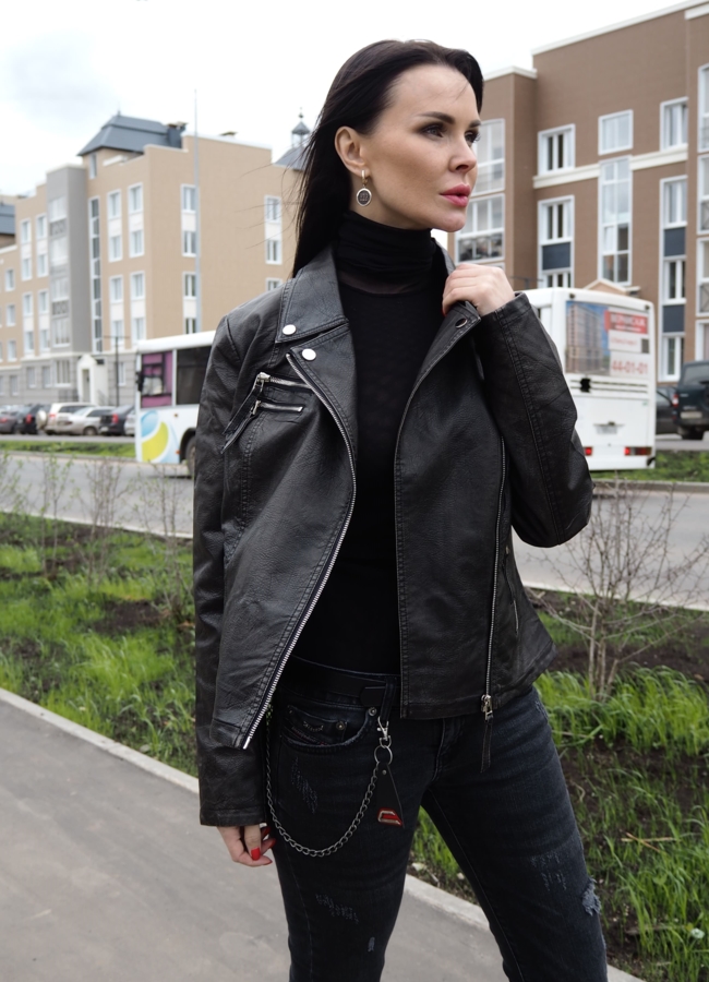 Куртка из эко кожи черного цвета  модель № 1307 в рассрочку