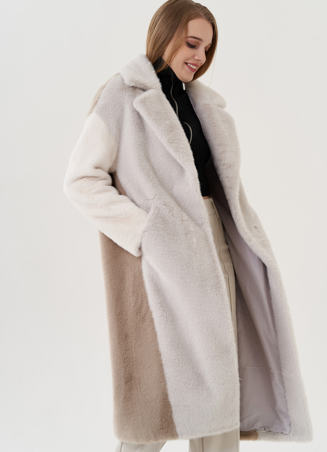 Женское пальто из эко меха в светлых тонах  модель № 25739 универмаг малина