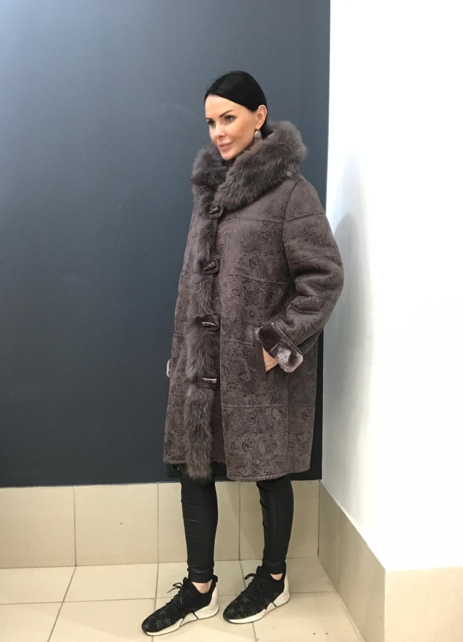 Дубленка с песцом, цвет коричневый модель № 1810 в кредит