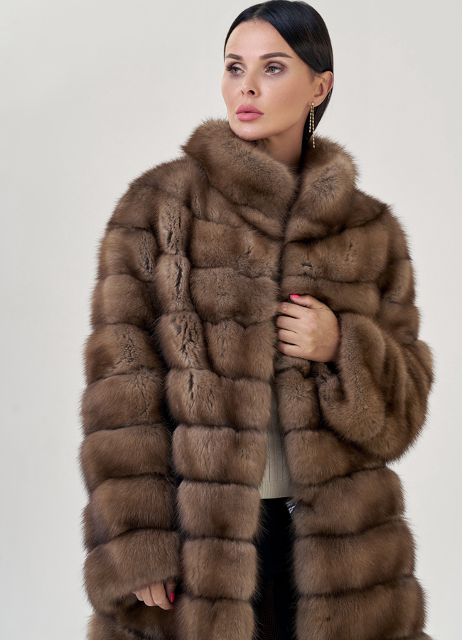 Шуба из куницы с воротником стойкой модель № 78935 универмаг малина