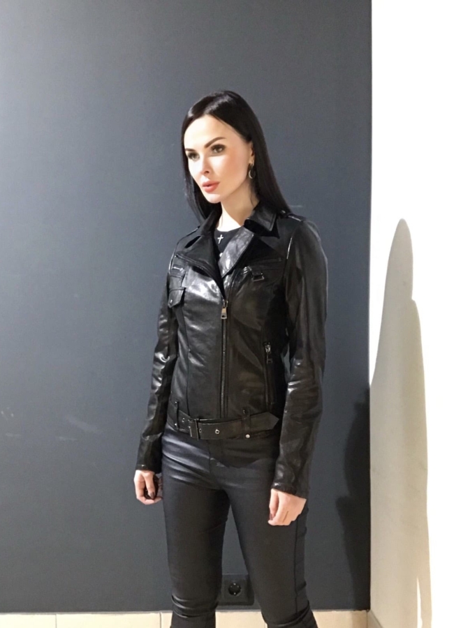 Куртка кожаная черного цвета модель № 956 в рассрочку