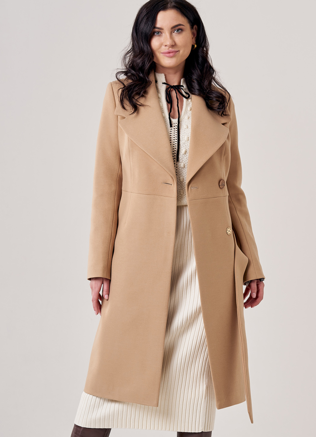 Пальто женское бежевого цвета с поясом модель № 20724 универмаг малина