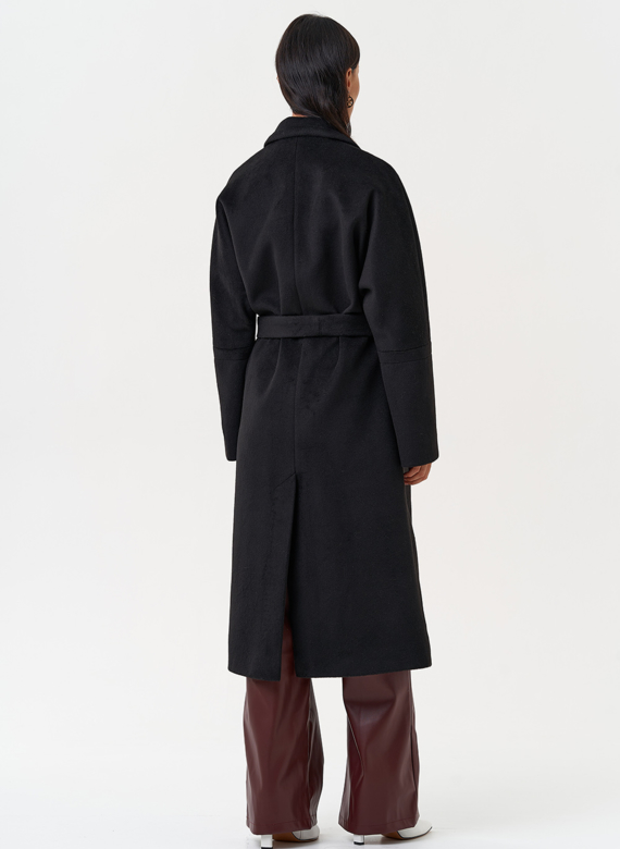 Женское пальто черного цвета