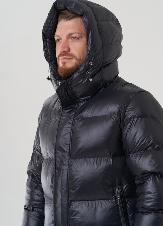 Пуховик мужской черного цвета с капюшоном  модель № 82442 универмаг малина