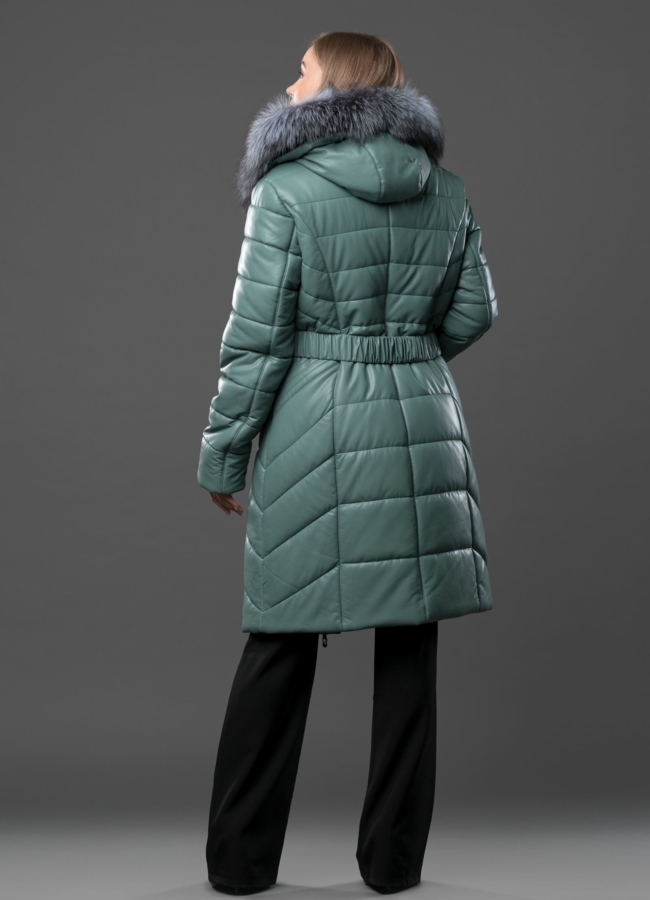 Пуховик приталенный на молнии с капюшоном модель № 1919 в кредит