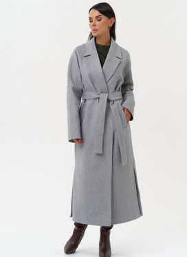 Женское пальто с английским воротником