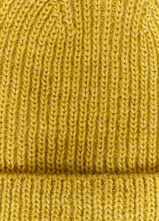 Женская шапка модель № 10736 универмаг малина