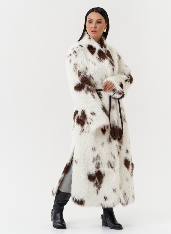 Пальто из эко меха с анималистичным принтом