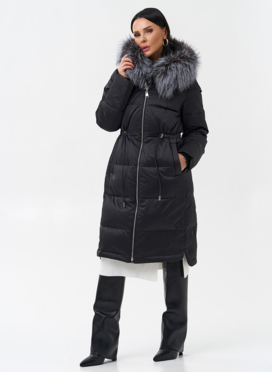 Женский пуховик с отделкой из меха чернобурки