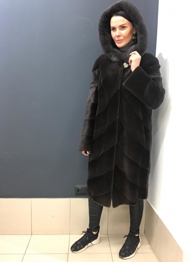 Шуба из нутрии модель № Астория 100 меха малина