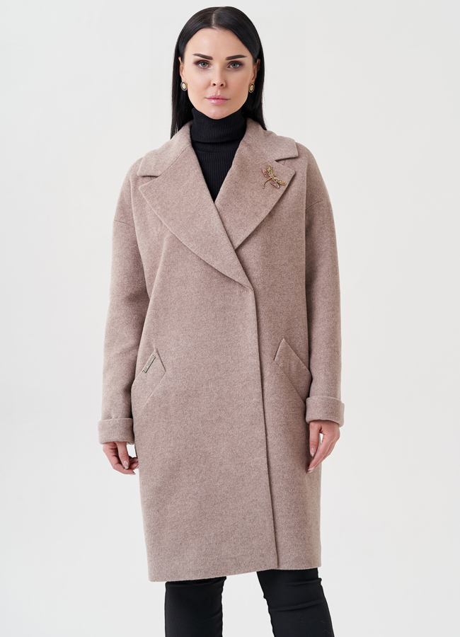 Женское пальто в коричневом цвете модель № 23961 меха малина