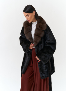 Шуба из меха норки с воротником из меха куницы