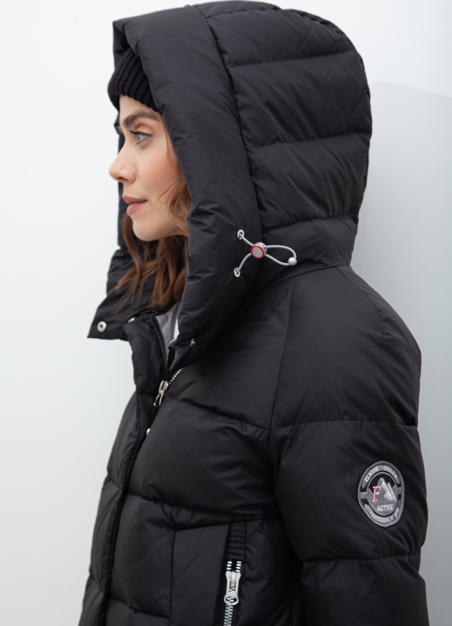 Пуховик женский черного цвета модель № 21029 в рассрочку