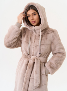 Женская шуба из эко меха с капюшоном Женская шуба из эко меха с капюшоном