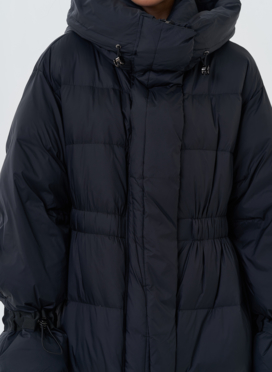 Женский пуховик с капюшоном