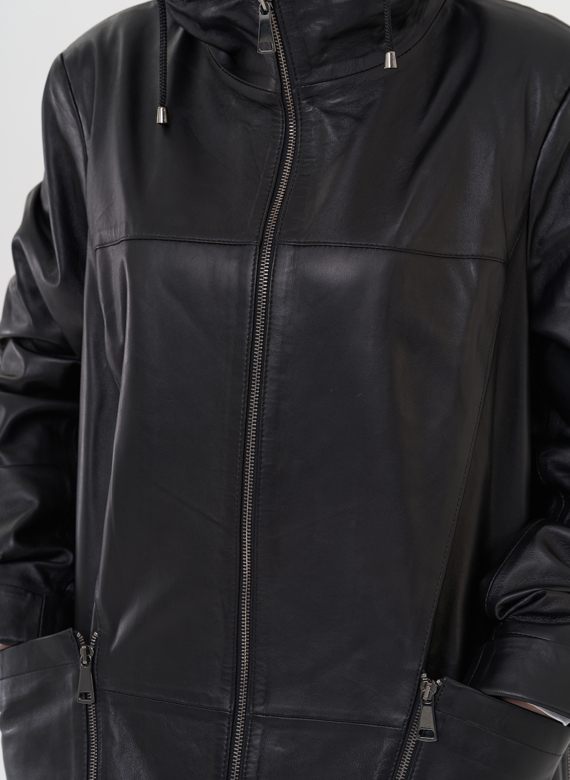 Кожаный плащ с капюшоном