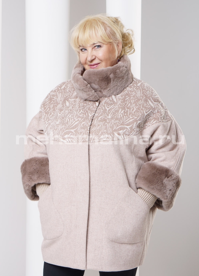 Демисезонное пальто с меховой отделкой модель № BP-21 в кредит