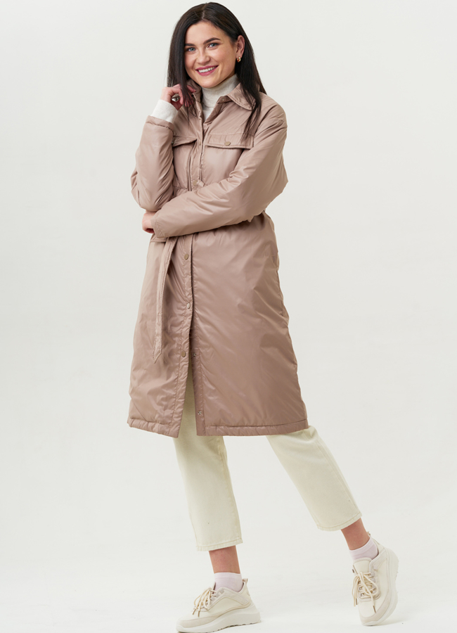 Женское пальто-рубашка  бежевого цвета с отложным воротником модель № 22391 универмаг малина