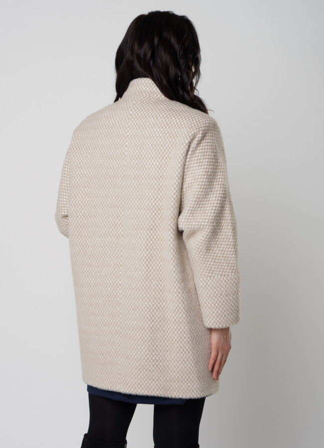 Полупальто женское бежевого цвета модель № 20481 в кредит