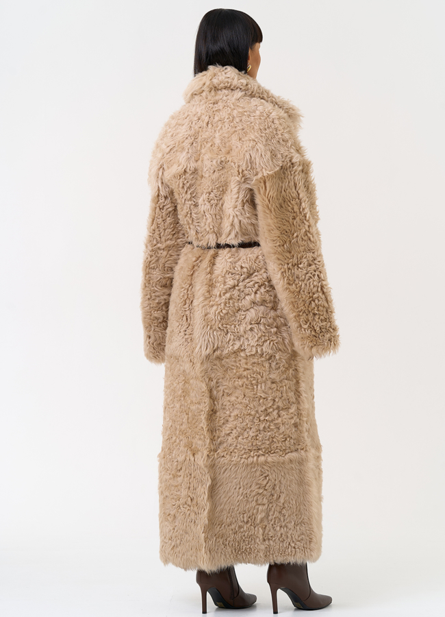 фото Женская двухсторонняя дубленка с декоративным поясом модель № 31620 фото Женская двухсторонняя дубленка с декоративным поясом модель № 31620