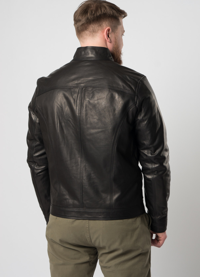 Кожаная куртка черного цвета модель № 05 в кредит