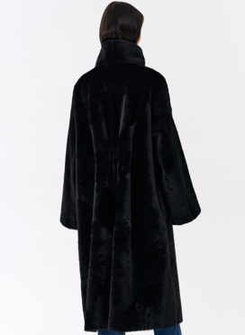 Женская натуральная дубленка черного цвета