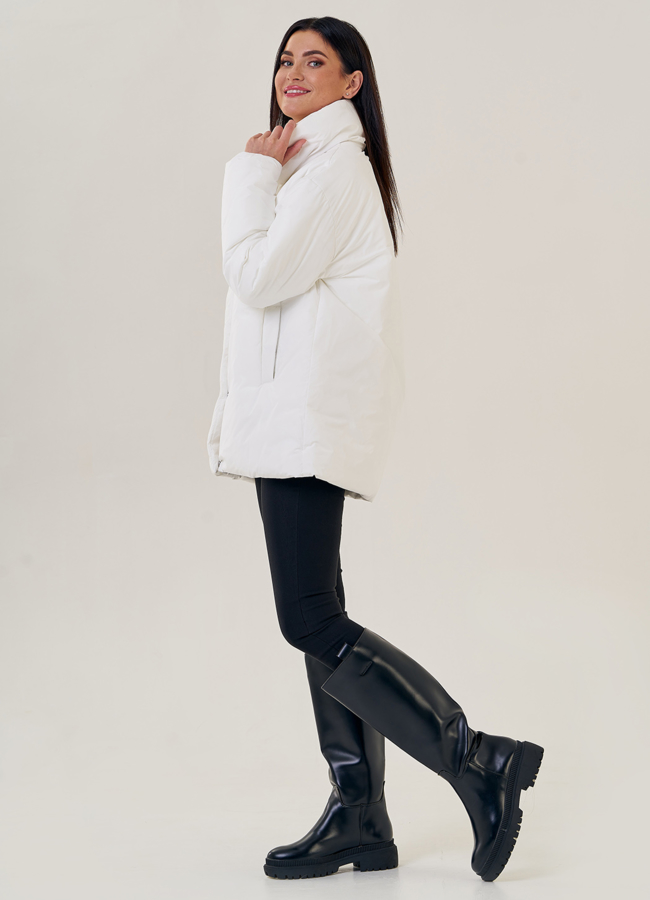 Женский пуховик белого цвета  модель № 23208 универмаг малина